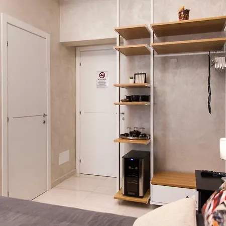 Silver House بيت ضيافة لا سبيتسْيا